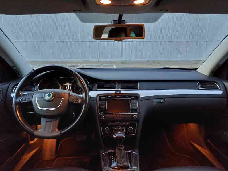 Škoda Superb Combi 2.0 TDi, 125 kW, DSG - foto 12