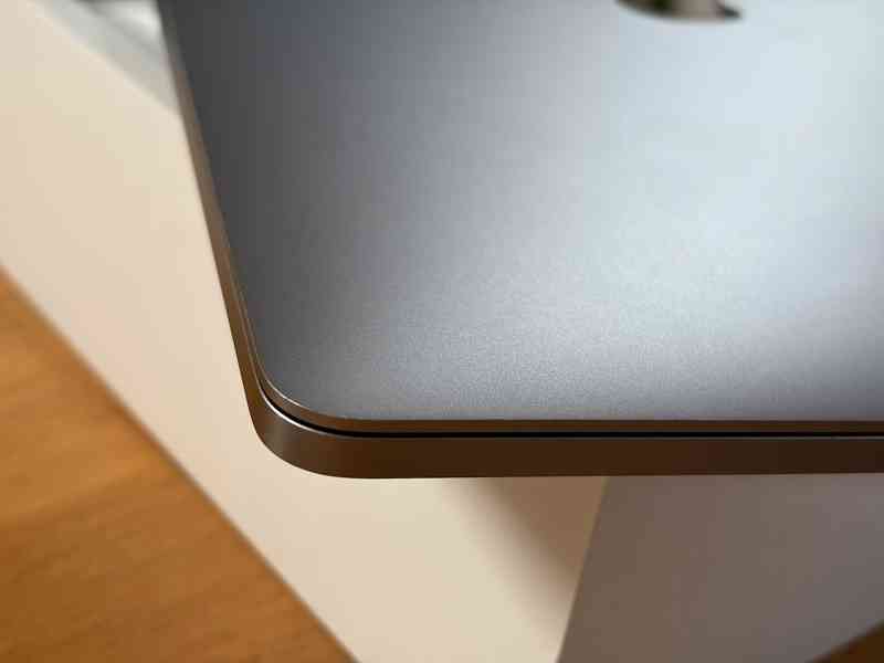 MacBook Pro M2 (16 GB RAM, 1 TB SSD), komplet balení - foto 6