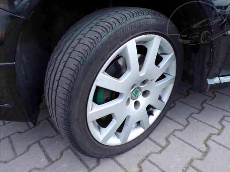 Škoda Fabia 1,9 TDI RS 96kW - foto 17