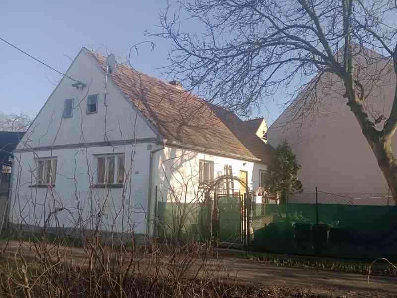 Prodám pěkný starší dům za 2900000 Kč u Roudnice nad Labem.