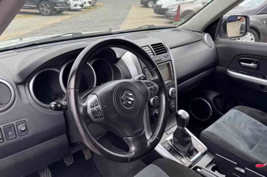Suzuki Grand Vitara 2.4i Limited benzín 124kw - foto 14