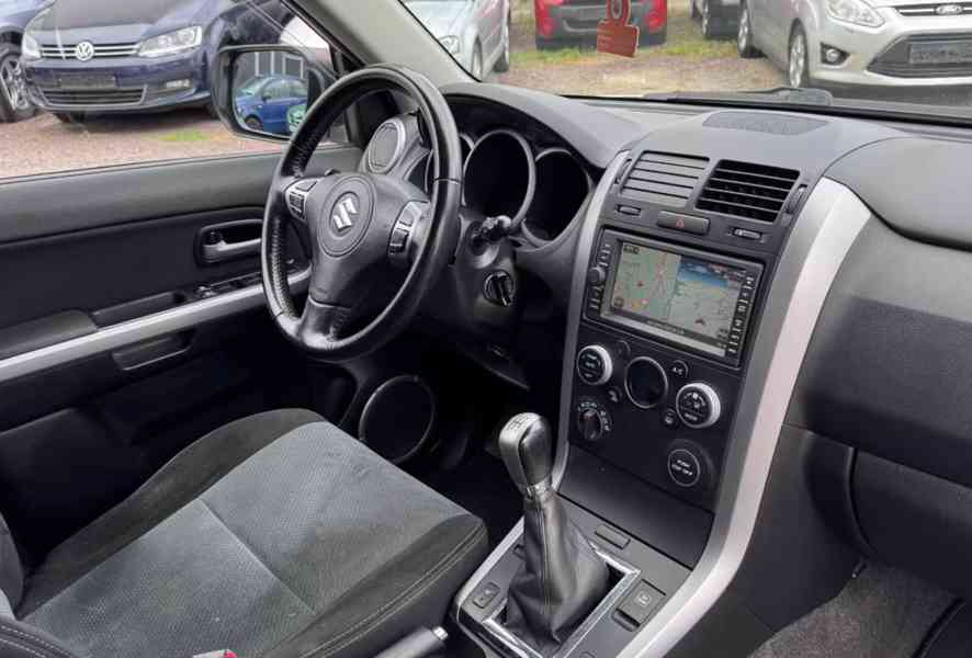 Suzuki Grand Vitara 2.4i Limited benzín 124kw - foto 10