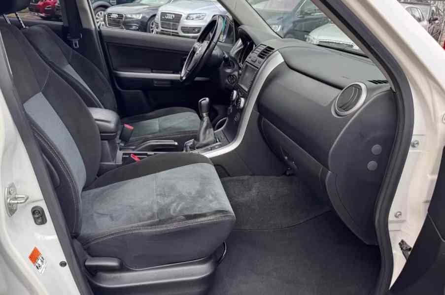 Suzuki Grand Vitara 2.4i Limited benzín 124kw - foto 11