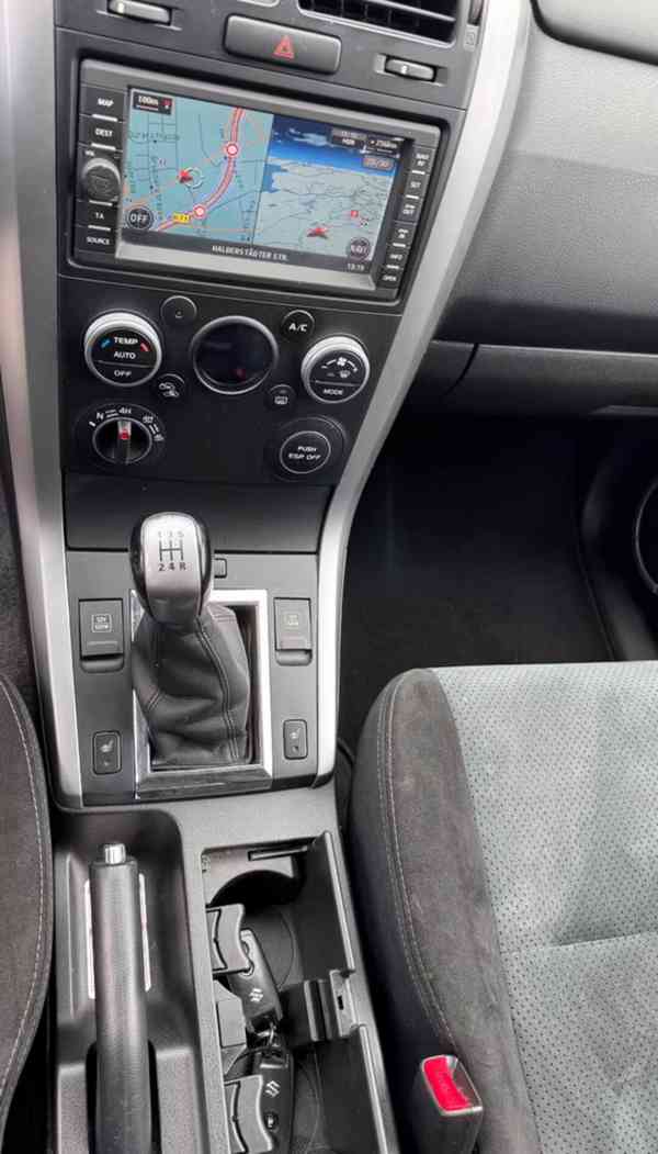 Suzuki Grand Vitara 2.4i Limited benzín 124kw - foto 15