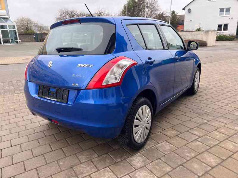 Suzuki Swift 1,3i Club 4x4 benzín 69kw - foto 7