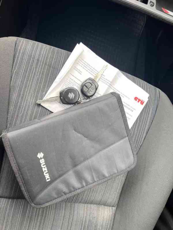 Suzuki Swift 1,3i Club 4x4 benzín 69kw - foto 6