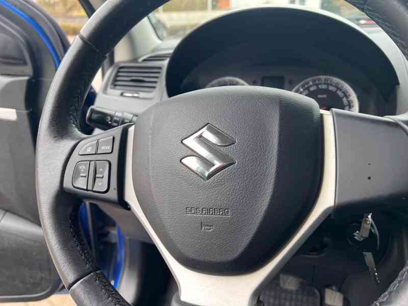 Suzuki Swift 1,3i Club 4x4 benzín 69kw - foto 10