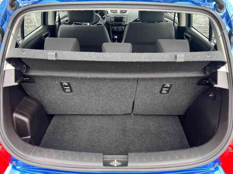 Suzuki Swift 1,3i Club 4x4 benzín 69kw - foto 16