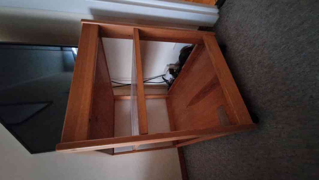 Stolek pod TV dřevo - foto 2