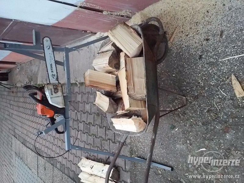 Stojan na řezání dřeva s motorovou pilou. Koza na dřevo. - foto 2