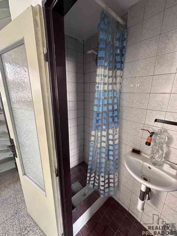 Pronájem garáže - skladu s kanceláří v Blansku - foto 8