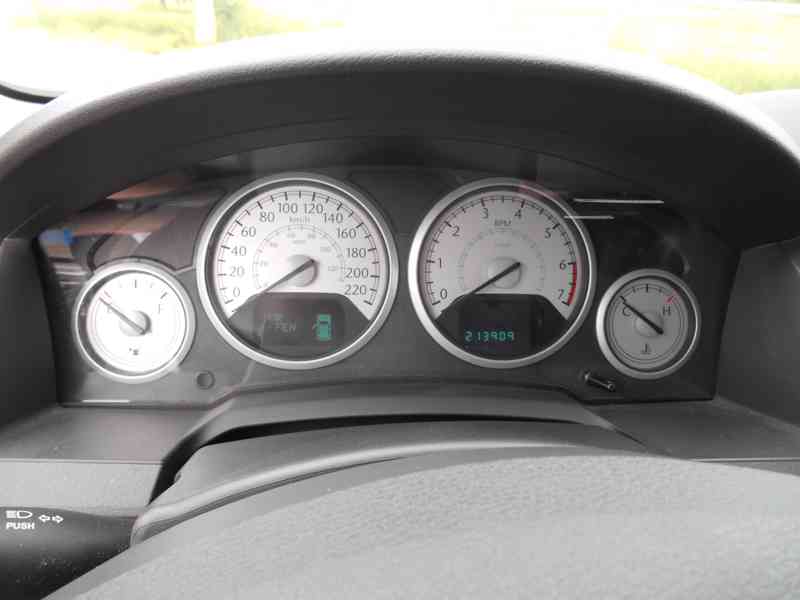 Chrysler Grand Voyager 3,8 EU RT Limit DVD Navi 2009 - foto 19