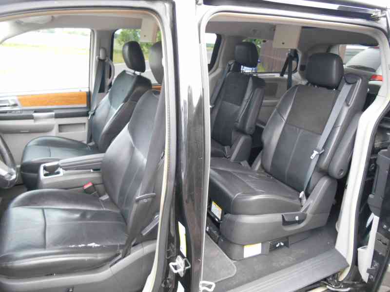 Chrysler Grand Voyager 3,8 EU RT Limit DVD Navi 2009 - foto 16