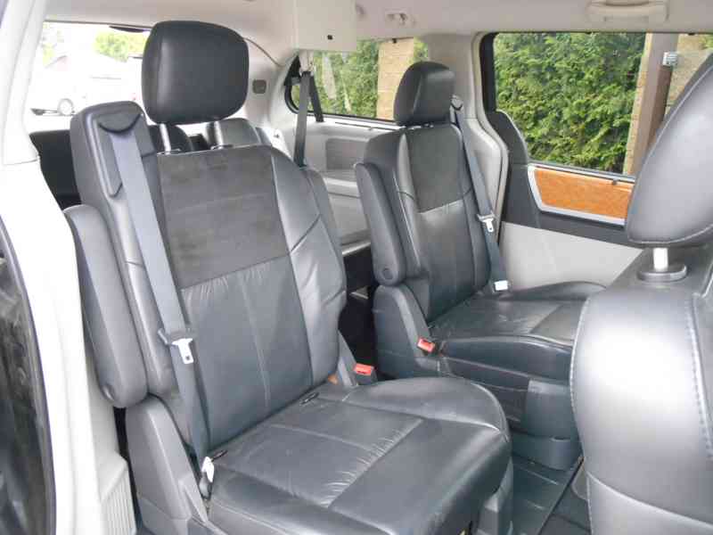 Chrysler Grand Voyager 3,8 EU RT Limit DVD Navi 2009 - foto 11