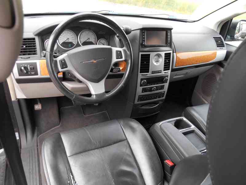 Chrysler Grand Voyager 3,8 EU RT Limit DVD Navi 2009 - foto 18
