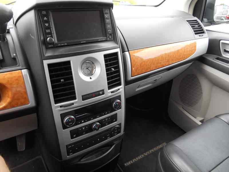 Chrysler Grand Voyager 3,8 EU RT Limit DVD Navi 2009 - foto 20