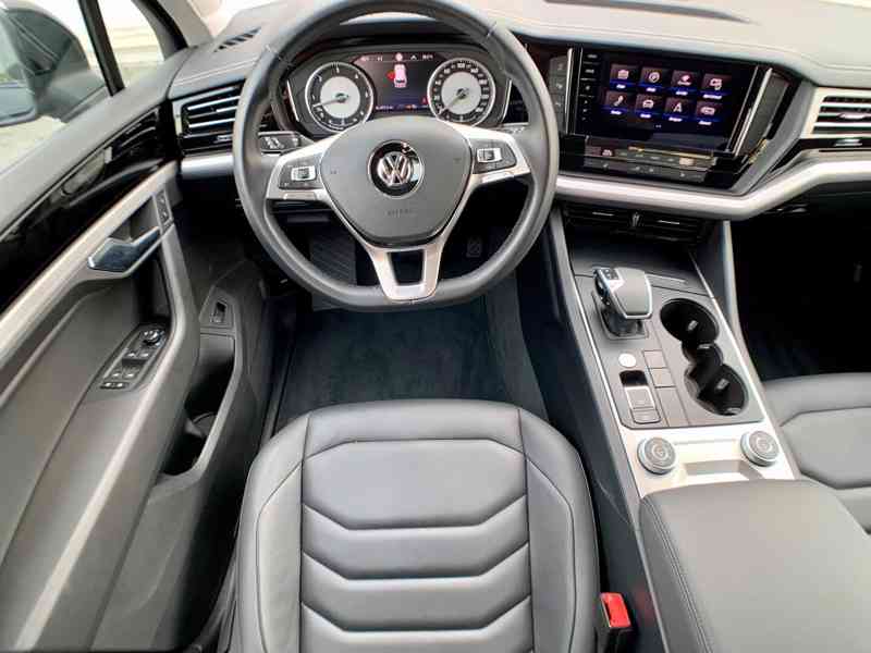 VW Touareg 3.0 TDI kůže VZDUCH tažné 4x vyhřívání ACC LED - foto 14