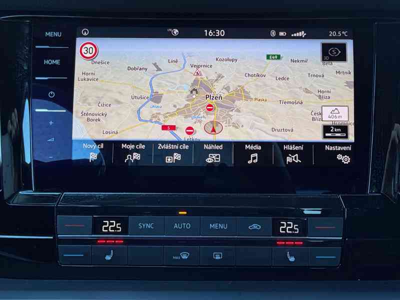 VW Touareg 3.0 TDI kůže VZDUCH tažné 4x vyhřívání ACC LED - foto 15