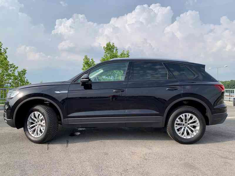 VW Touareg 3.0 TDI kůže VZDUCH tažné 4x vyhřívání ACC LED - foto 5