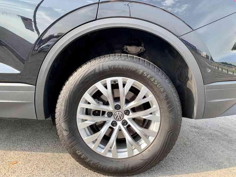 VW Touareg 3.0 TDI kůže VZDUCH tažné 4x vyhřívání ACC LED - foto 25