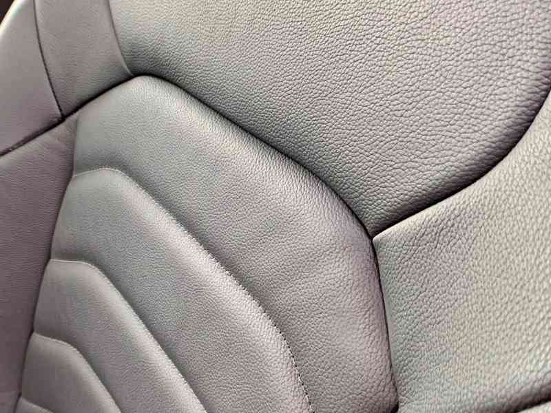 VW Touareg 3.0 TDI kůže VZDUCH tažné 4x vyhřívání ACC LED - foto 16