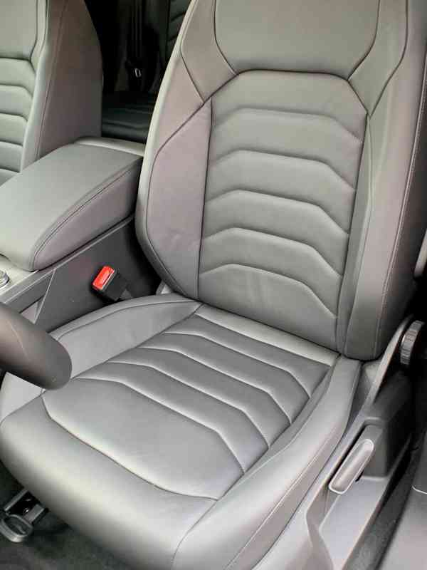 VW Touareg 3.0 TDI kůže VZDUCH tažné 4x vyhřívání ACC LED - foto 15