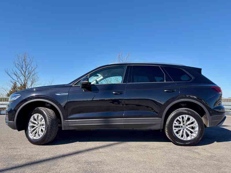 VW Touareg 3.0 TDI kůže VZDUCH tažné 4x vyhřívání ACC LED - foto 5