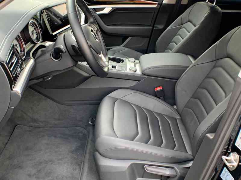 VW Touareg 3.0 TDI kůže VZDUCH tažné 4x vyhřívání ACC LED - foto 8