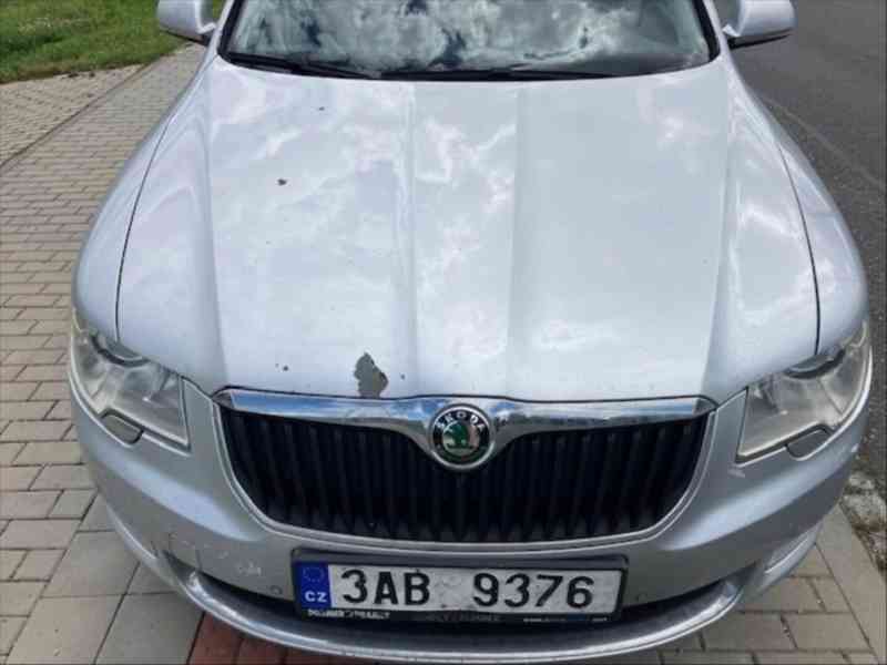 Škoda Superb 2,0   2 - foto 5