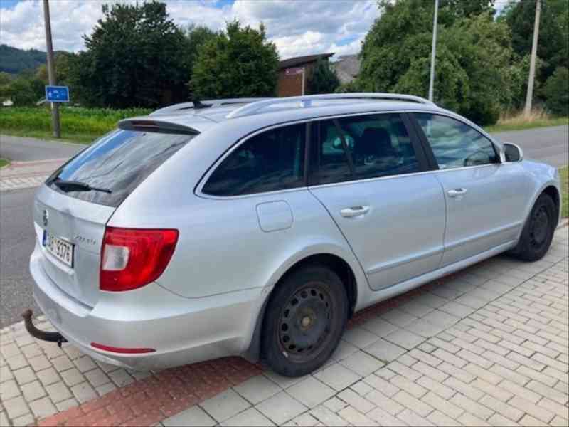 Škoda Superb 2,0   2 - foto 2