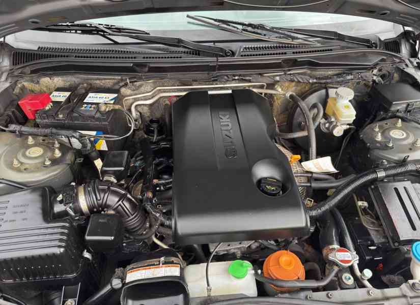 Suzuki Grand Vitara 2.4i Comfort+ AUT. benzín 124kw - foto 17