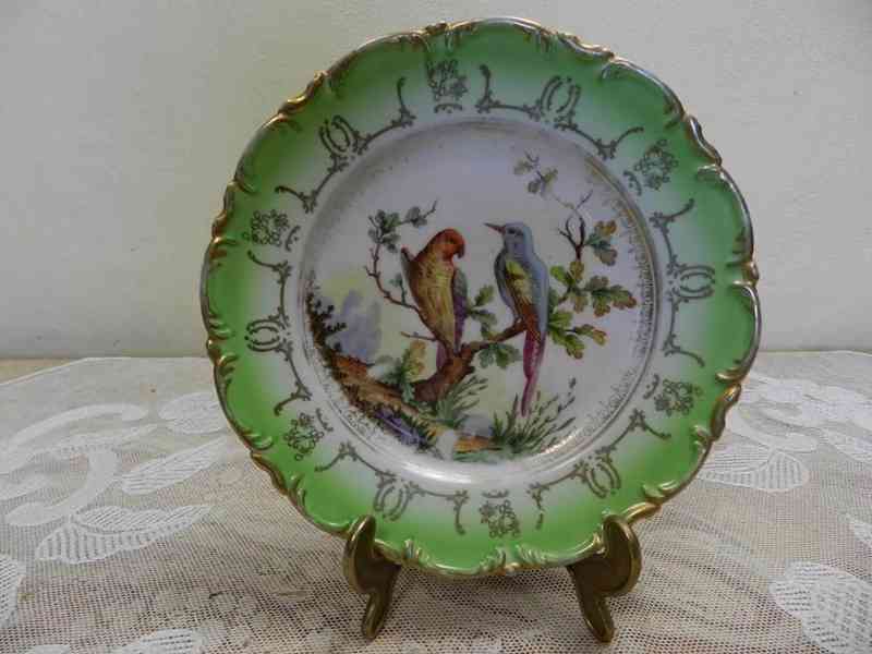 Krásný porcelánový zelený Talíř Ptáci Papoušek Březová