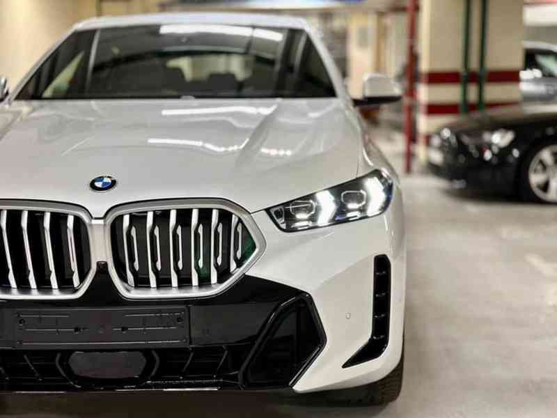 BMW X6 30d LCI – 2023 298 k 6,1 s 0-100 km/h - foto 11