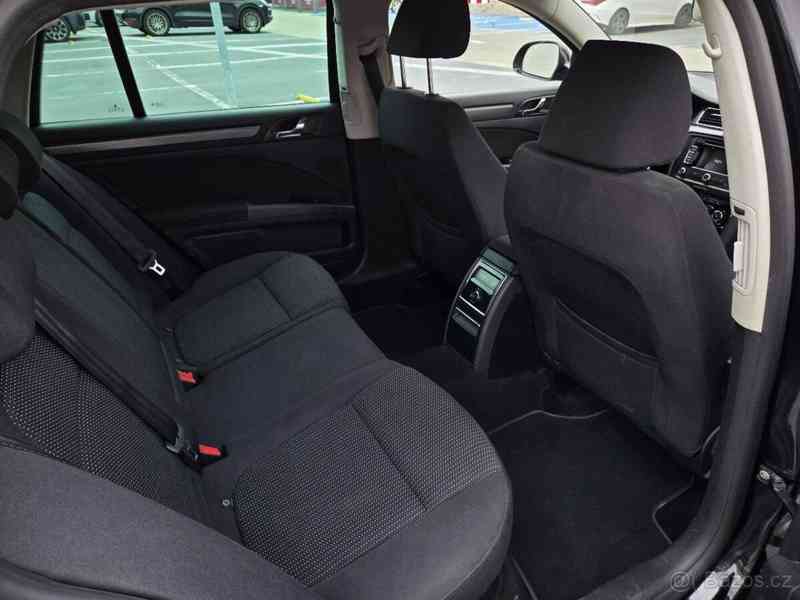 Škoda Superb 2,0   TDi 103kW DSG, 2012 - foto 16