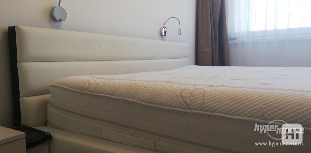 Kvalitní a hezká Manželská postel 180x200 - foto 5