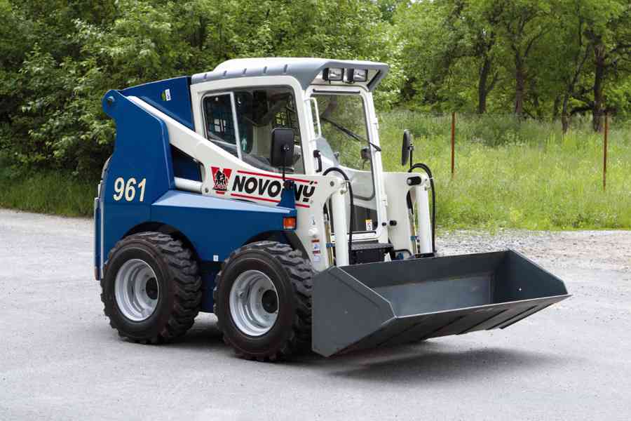 smykový nakladač  B 861 - foto 1