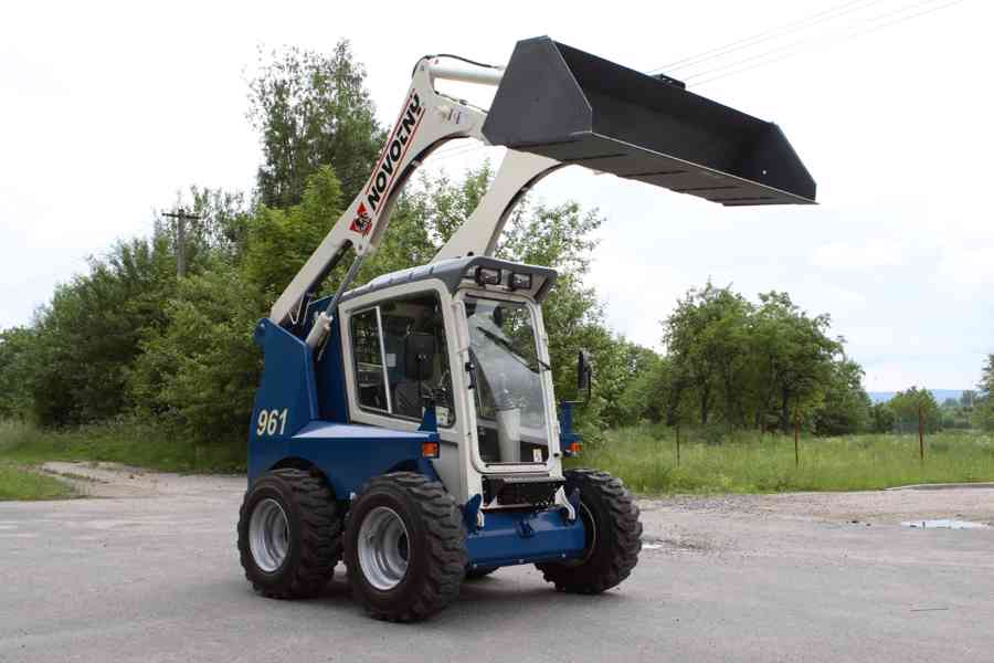smykový nakladač  B 861 - foto 2