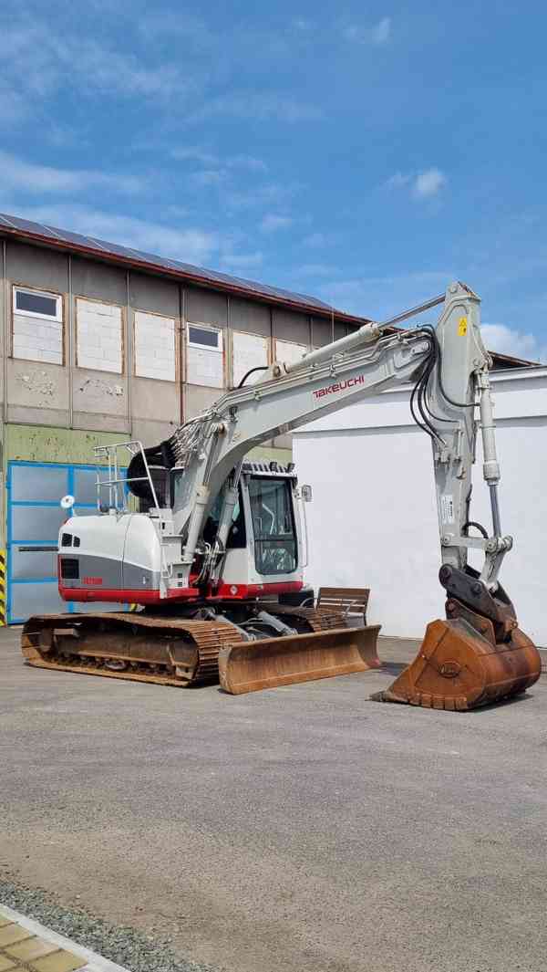 Pronajmu rypadlo Takeuchi TB2150R 16t - foto 1