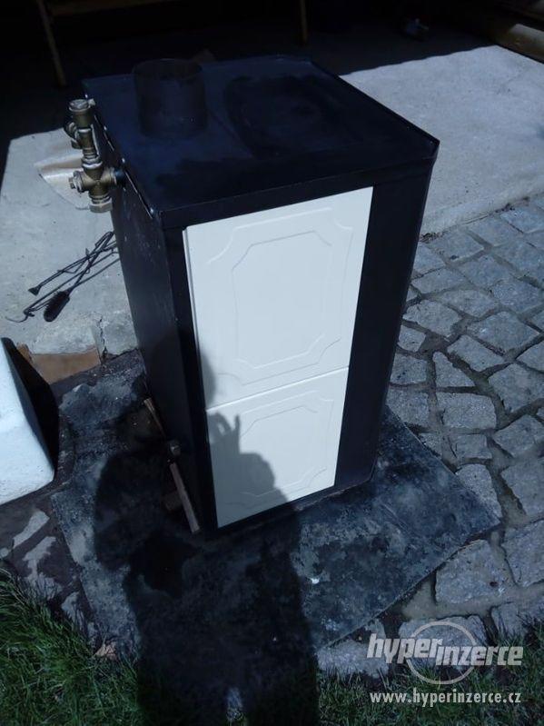 Prodám krbová kamna s výměníkem - foto 5
