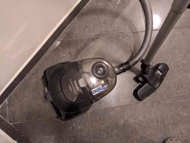 Vysavač Philips PowerPro Compact - foto 2
