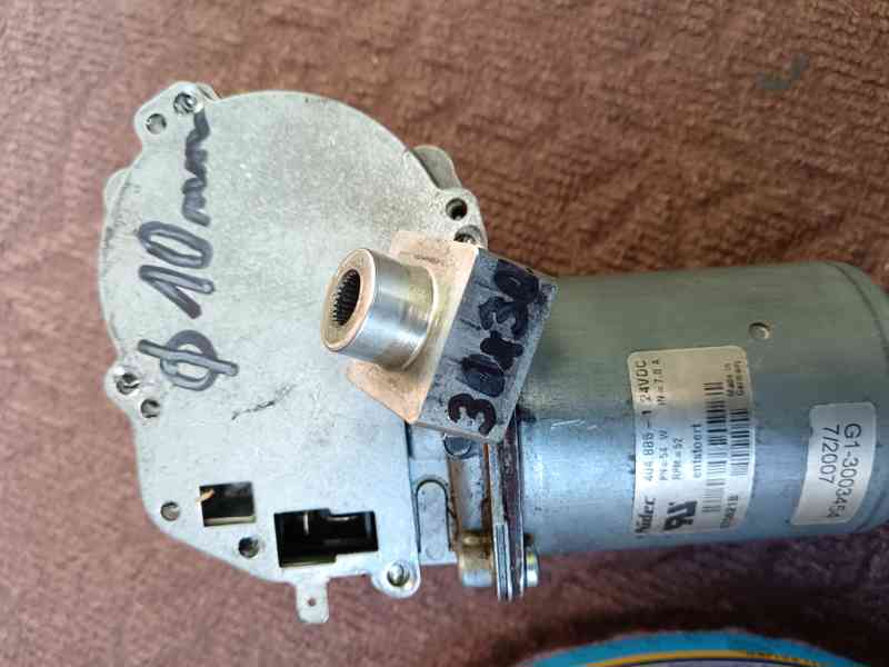 Unašeč motorku Nidec 404-885 k posuvu brány. - foto 3