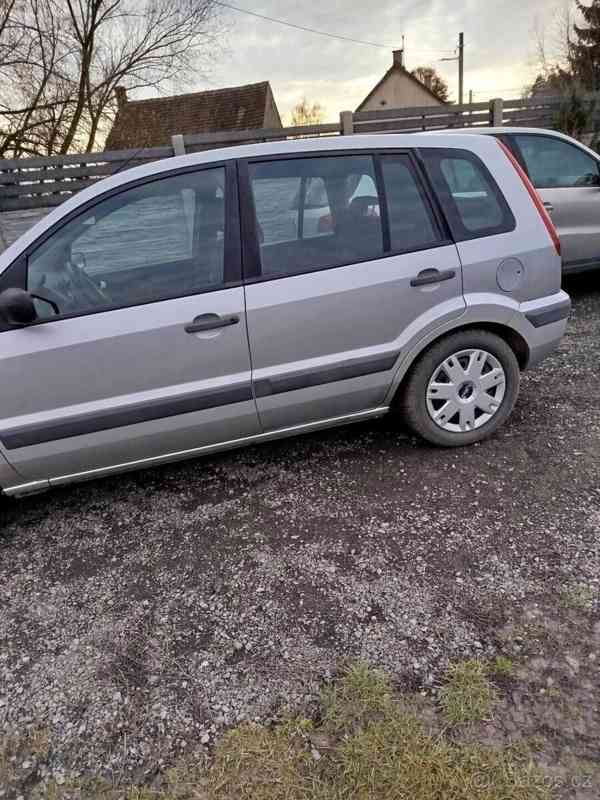 Ford Fusion 1,4   benzín - foto 4
