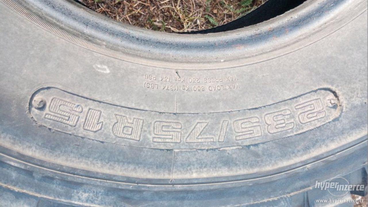 prodám čtyři terénní offroad pneu 235/75 R15 - bazar - Hyperinzerce.cz
