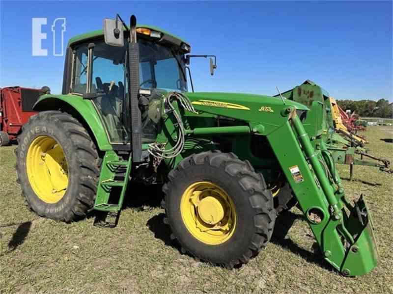 Traktor JOHN DEERE 7230 - foto 1