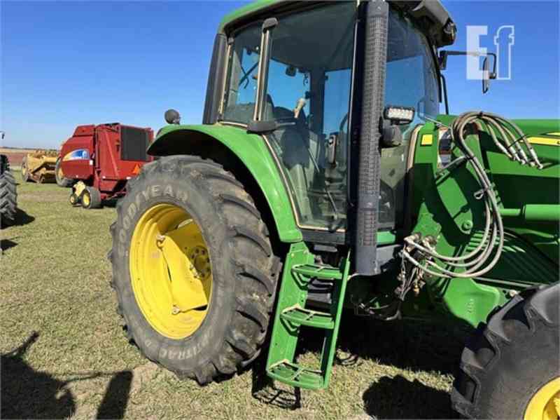 Traktor JOHN DEERE 7230 - foto 2