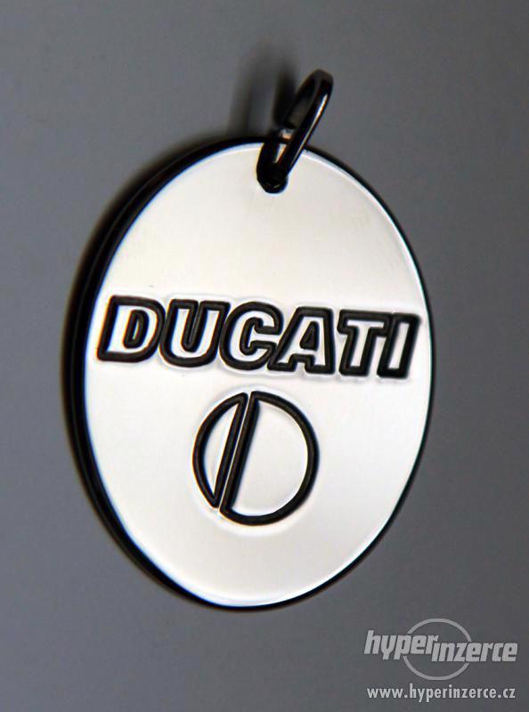 motorkářský přívěsek Ducati - foto 1