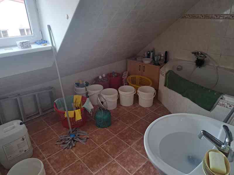 BYT 2KK 58M2 PODKROVNÍ ŠESTAJOVICE PRAHA 9 PRODEJ  - foto 19