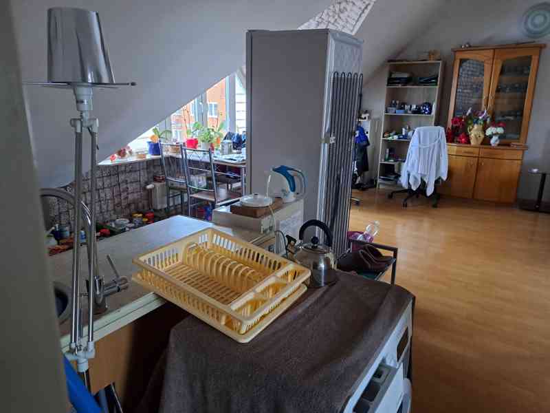 BYT 2KK 58M2 PODKROVNÍ ŠESTAJOVICE PRAHA 9 PRODEJ  - foto 7