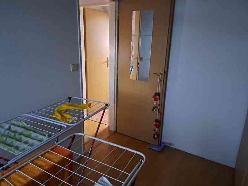 BYT 2KK 58M2 PODKROVNÍ ŠESTAJOVICE PRAHA 9 PRODEJ  - foto 18