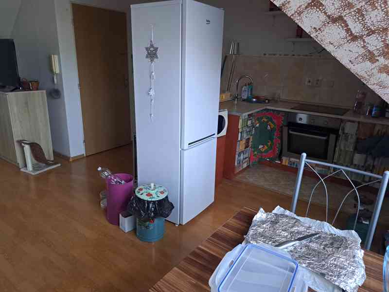 BYT 2KK 58M2 PODKROVNÍ ŠESTAJOVICE PRAHA 9 PRODEJ  - foto 12